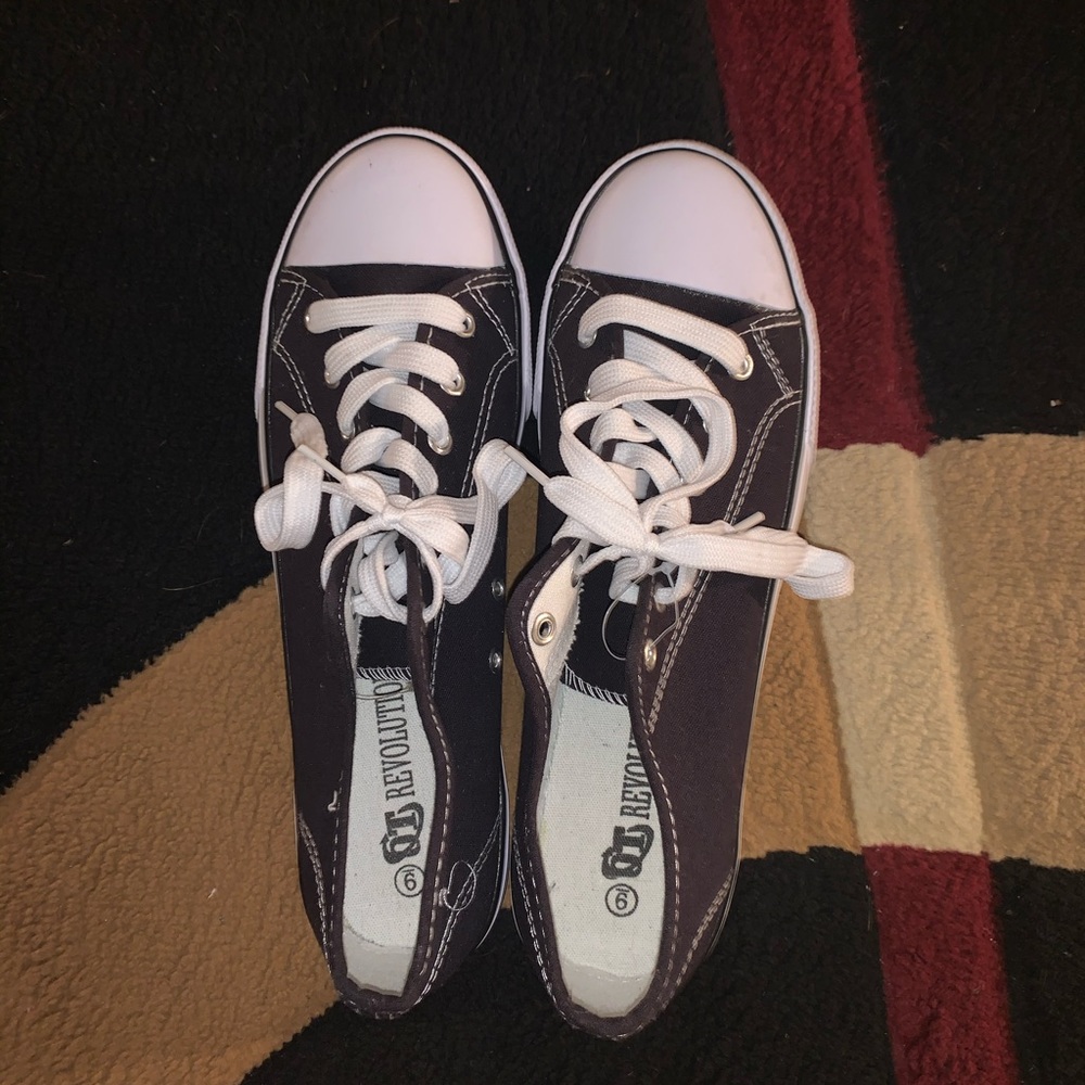 BRAND NEW NEVER WORN unisex OT Revolution Shoes - Picture 5 of 5